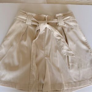 Max Studio  Shorts, S, Cream, zip front, belted with sash NWT